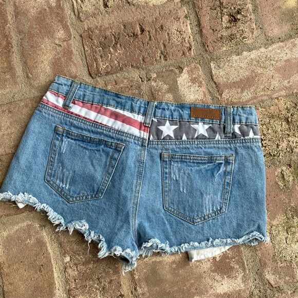 Harmony + Havoc Junior Cutoff Raw Hem Flag Jean Shorts Size 7 - Picture 4 of 10